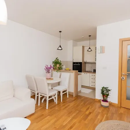 Lux City With Parking *