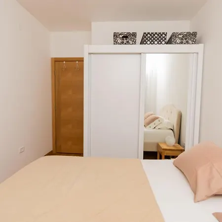 Lux City With Parking * Podgorica